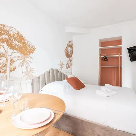 Studio Metro Nation - Oasis Apartment